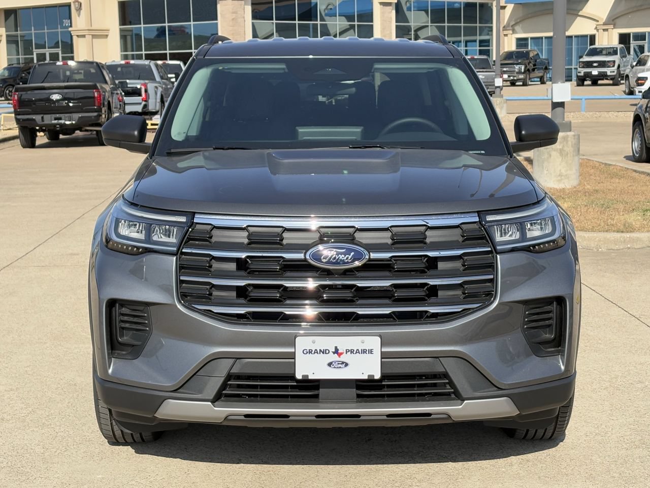 New 2026 Ford Explorer Active RWD image 8