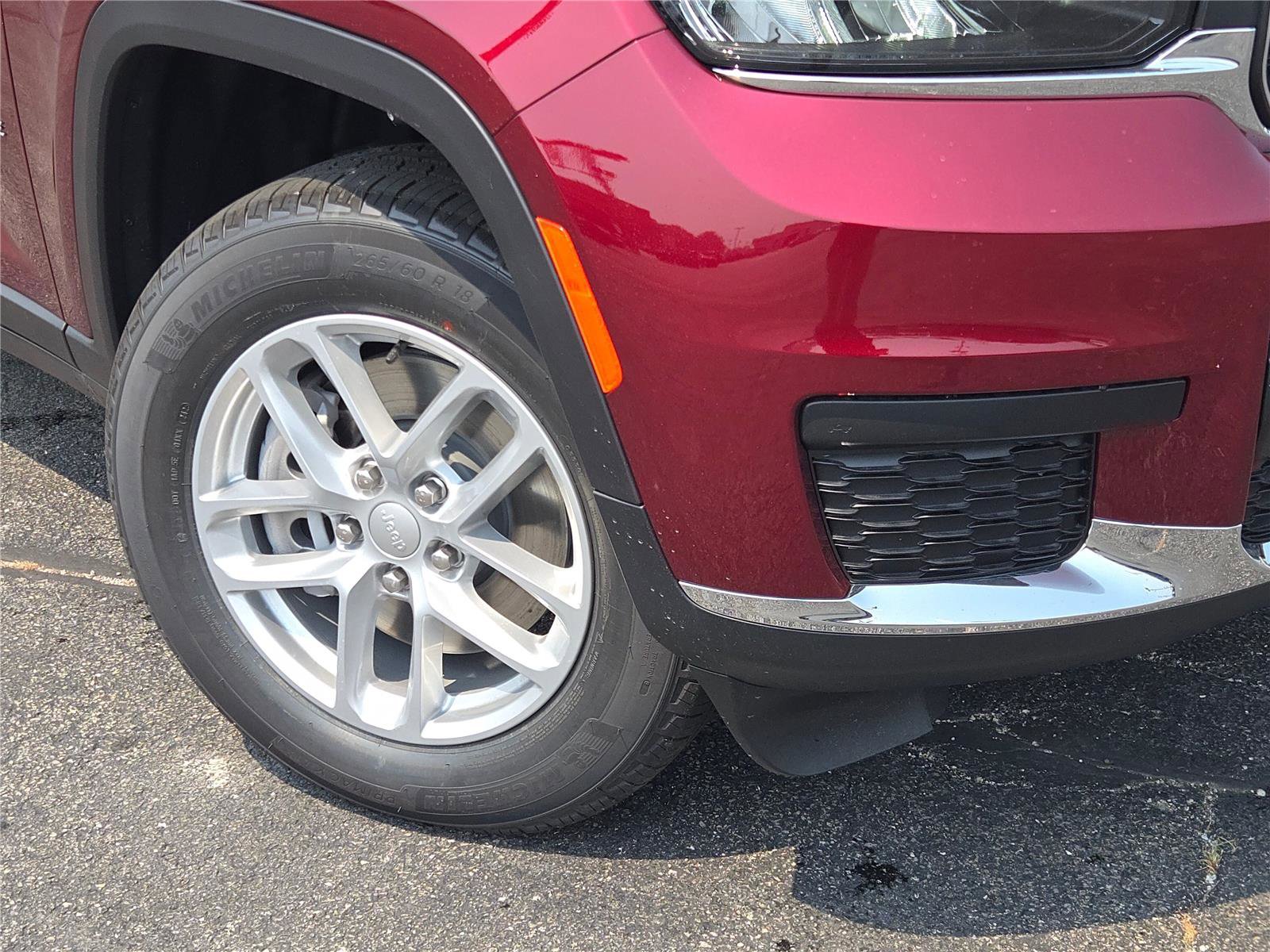 New 2025 Jeep Grand Cherokee L Laredo w/ Luxury Tech Group I image 3