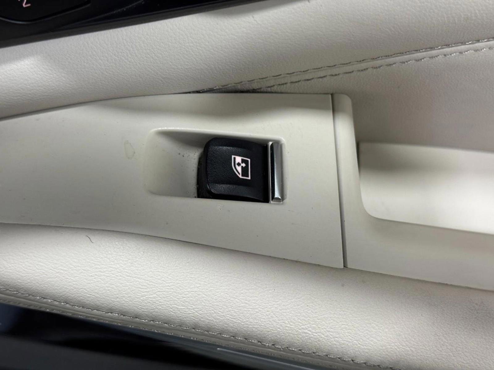 Used 2021 BMW X5 xDrive40i w/ Premium Package image 24