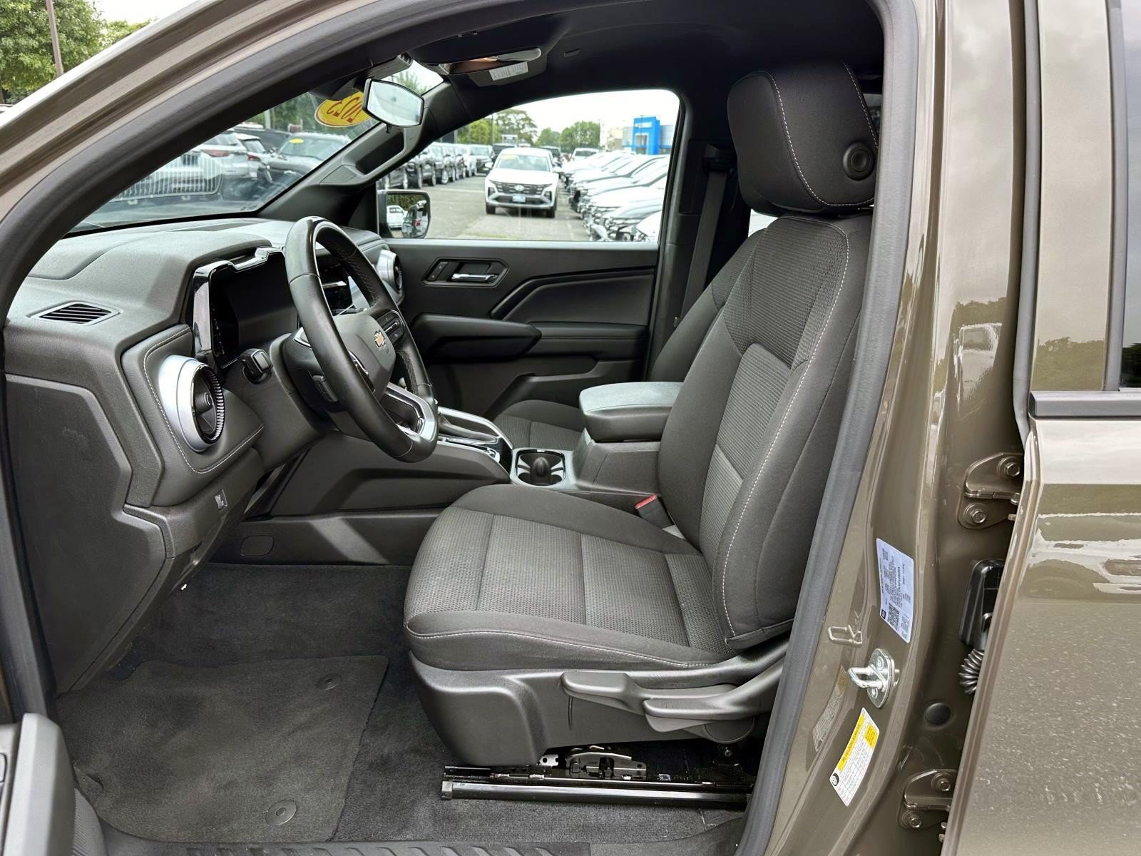 Used 2023 Chevrolet Colorado LT RWD image 11