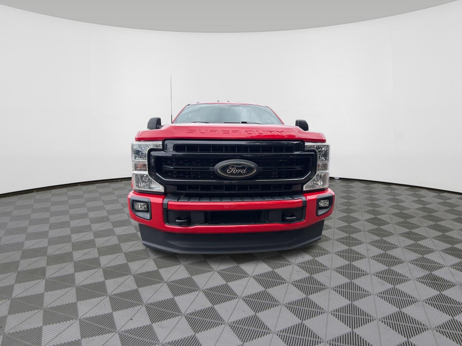 Used 2022 Ford F250 XLT w/ Black Appearance Package AWD/4WD image 2
