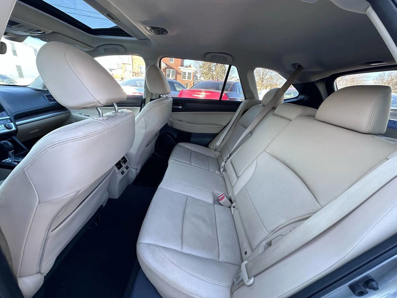 Used 2017 Subaru Outback 3.6R Limited image 11