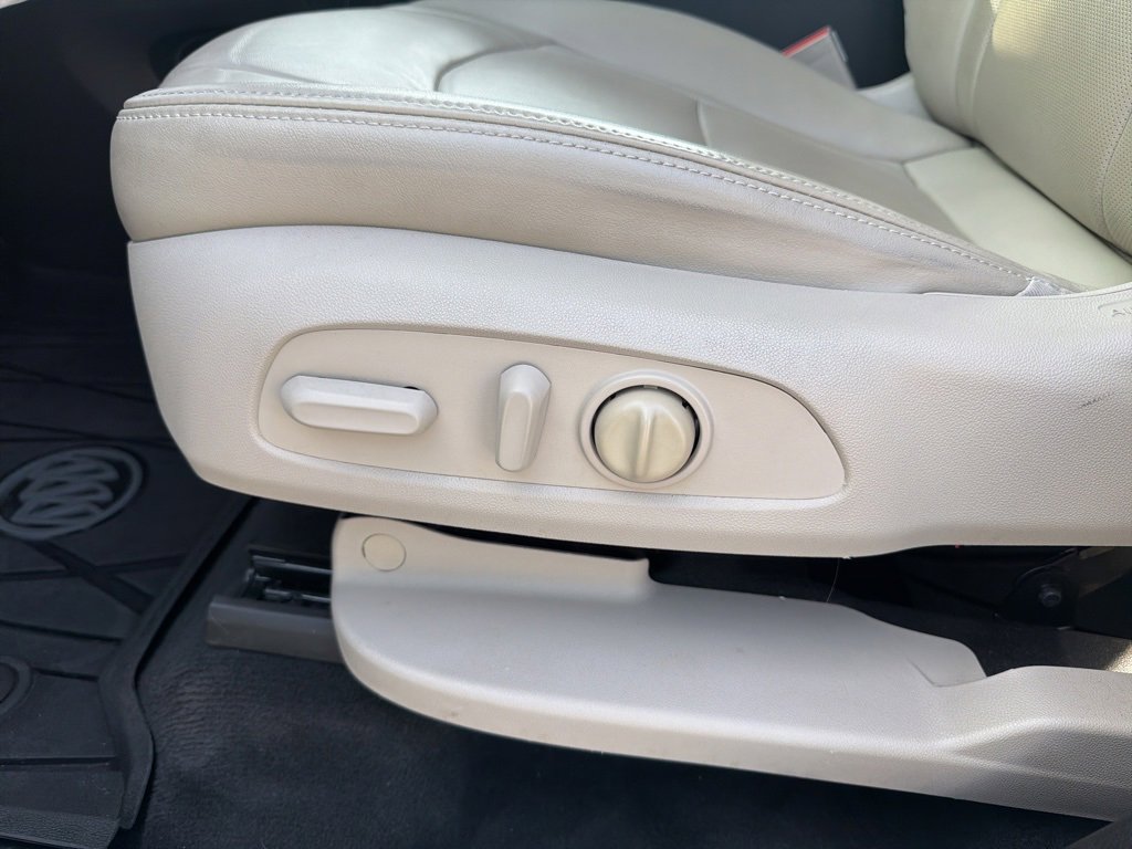 Used 2021 Buick Enclave Essence w/ Sound and Sites Package image 15