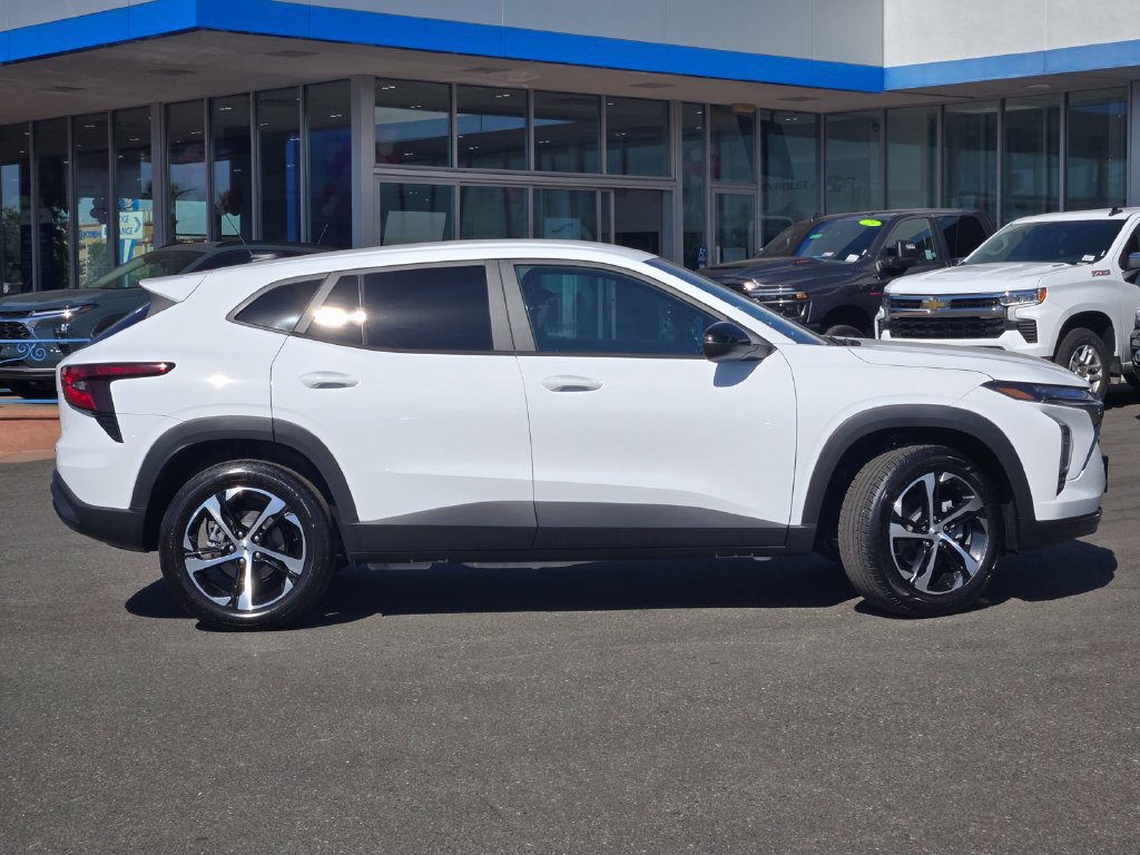 New 2026 Chevrolet Trax RS w/ Driver Confidence Package FWD image 3