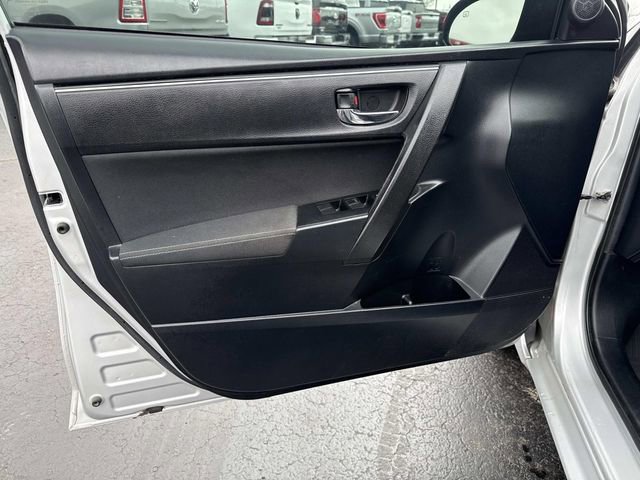 Used 2018 Toyota Corolla LE FWD image 7