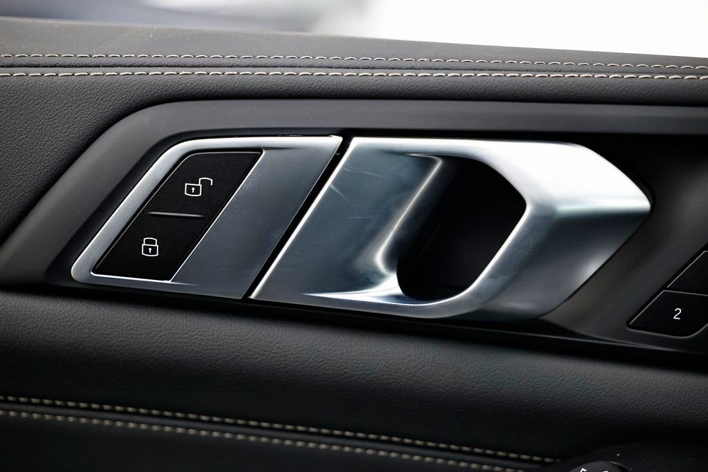 New 2026 BMW X5 M60i w/ Climate Comfort Package image 16