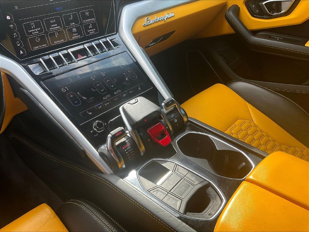 Used 2021 Lamborghini Urus AWD/4WD image 18