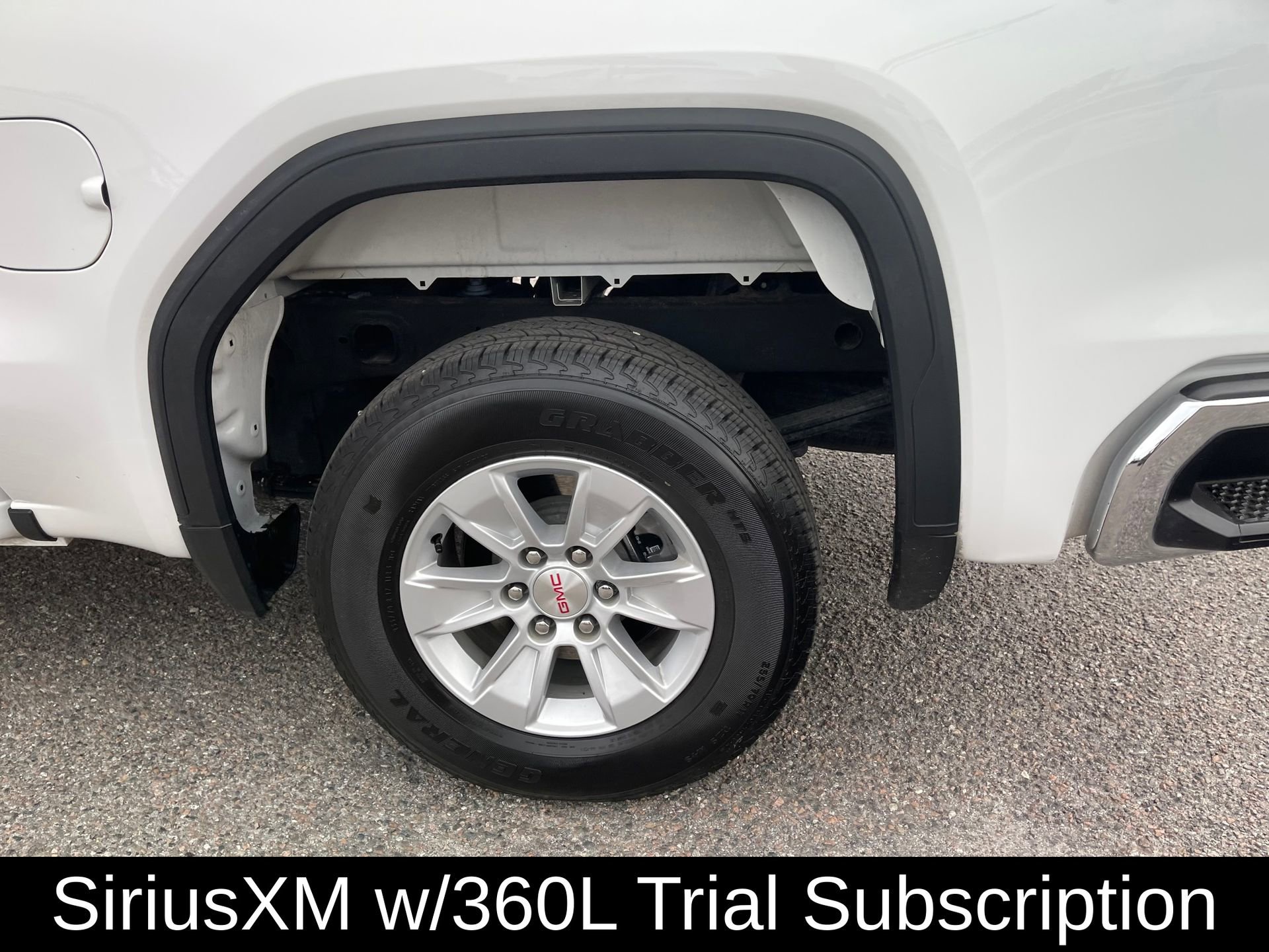 Used 2025 GMC Sierra 1500 SLE image 9