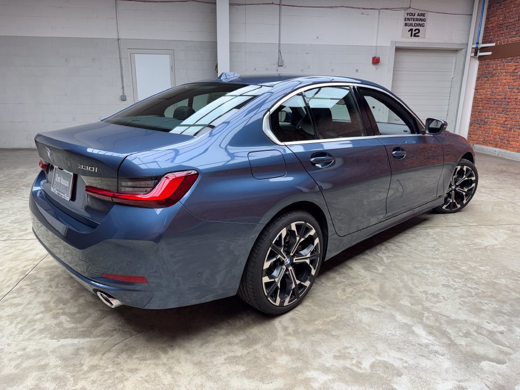 Certified 2025 BMW 330i xDrive Sedan AWD/4WD image 6
