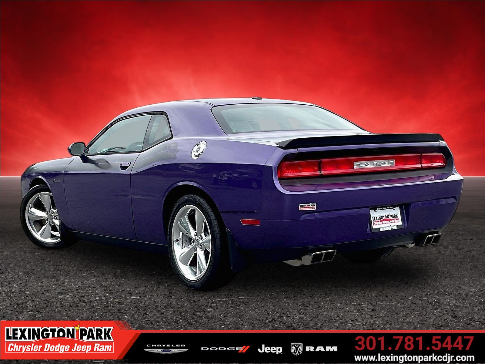 Used 2014 Dodge Challenger R/T RWD image 4