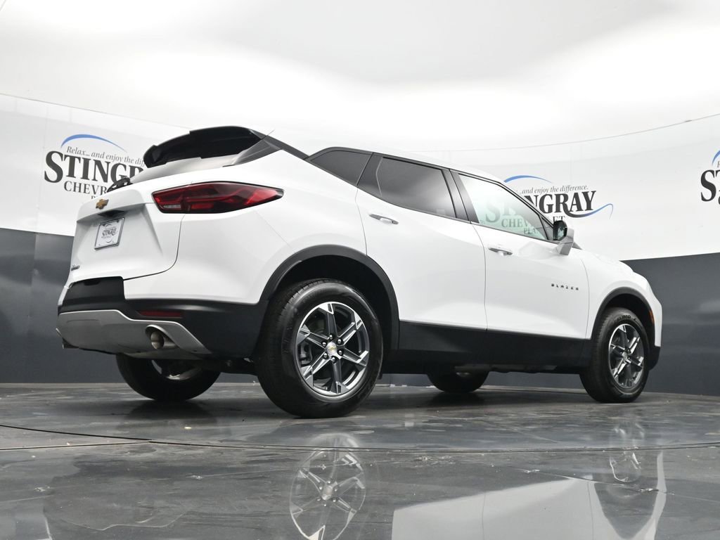Used 2025 Chevrolet Blazer LT FWD image 32