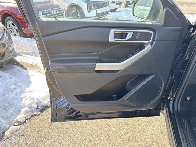 Used 2022 Ford Explorer XLT w/ Equipment Group 202A image 13