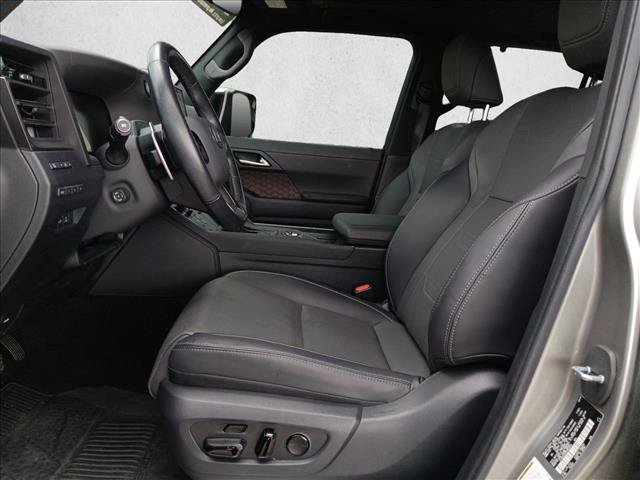 Used 2024 Lexus GX 550 AWD/4WD image 17