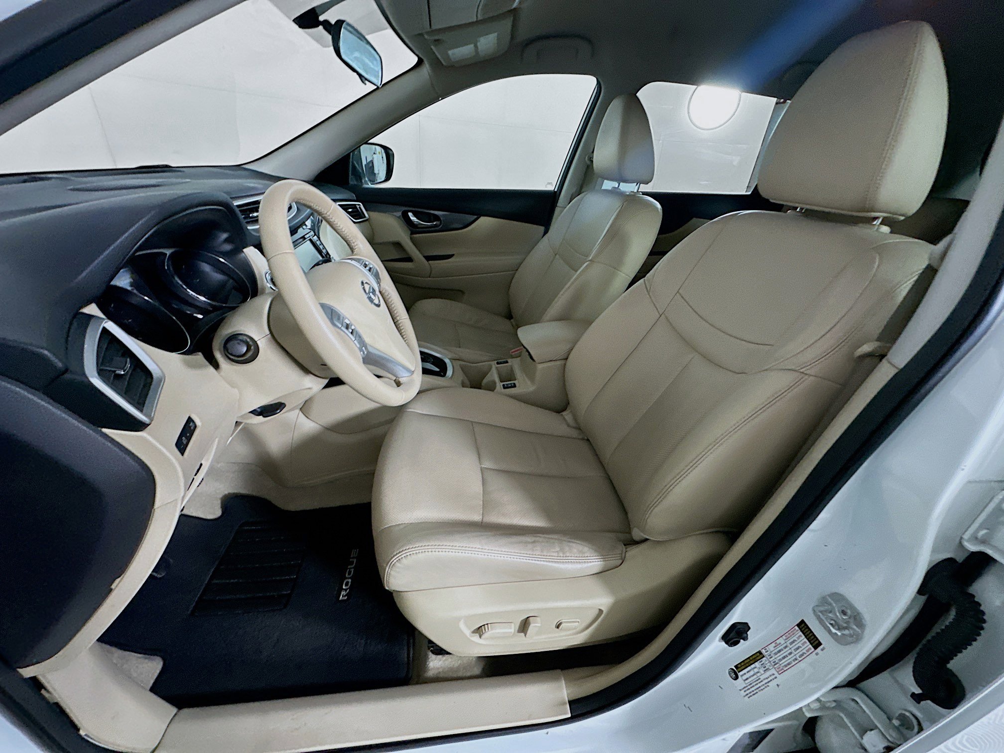 Used 2015 Nissan Rogue SL image 13