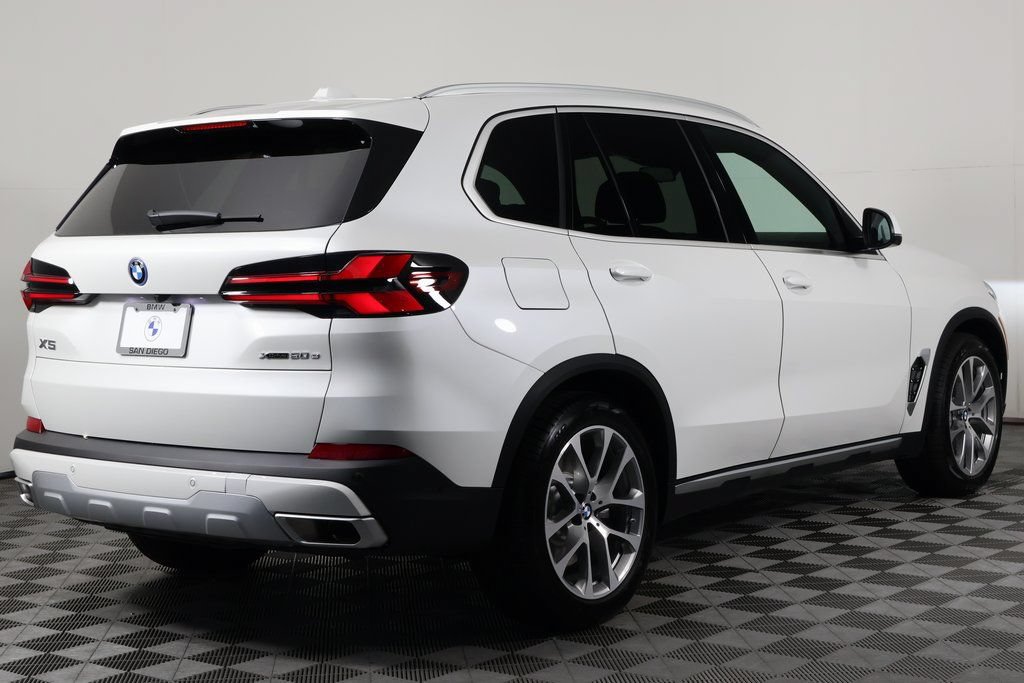 New 2026 BMW X5 xDrive50e AWD/4WD image 2