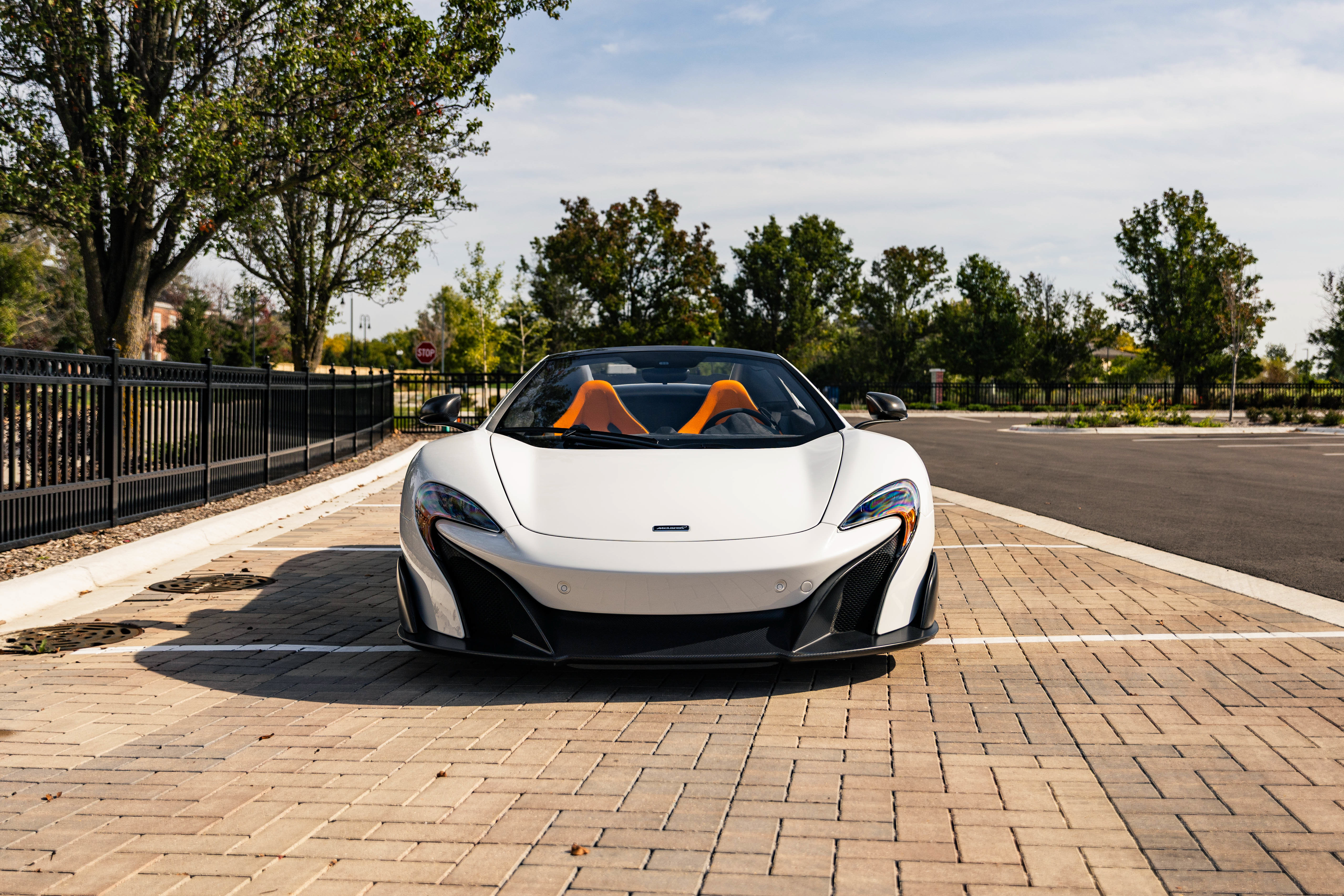 Used 2016 McLaren 675LT Spider RWD image 36
