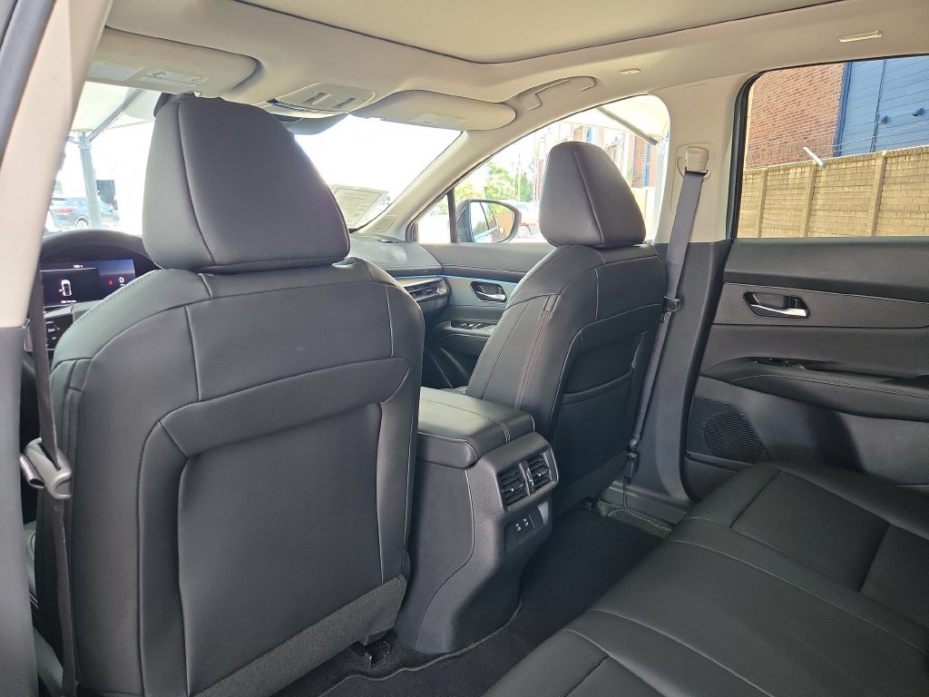 Certified 2026 Nissan Murano SL AWD/4WD image 35