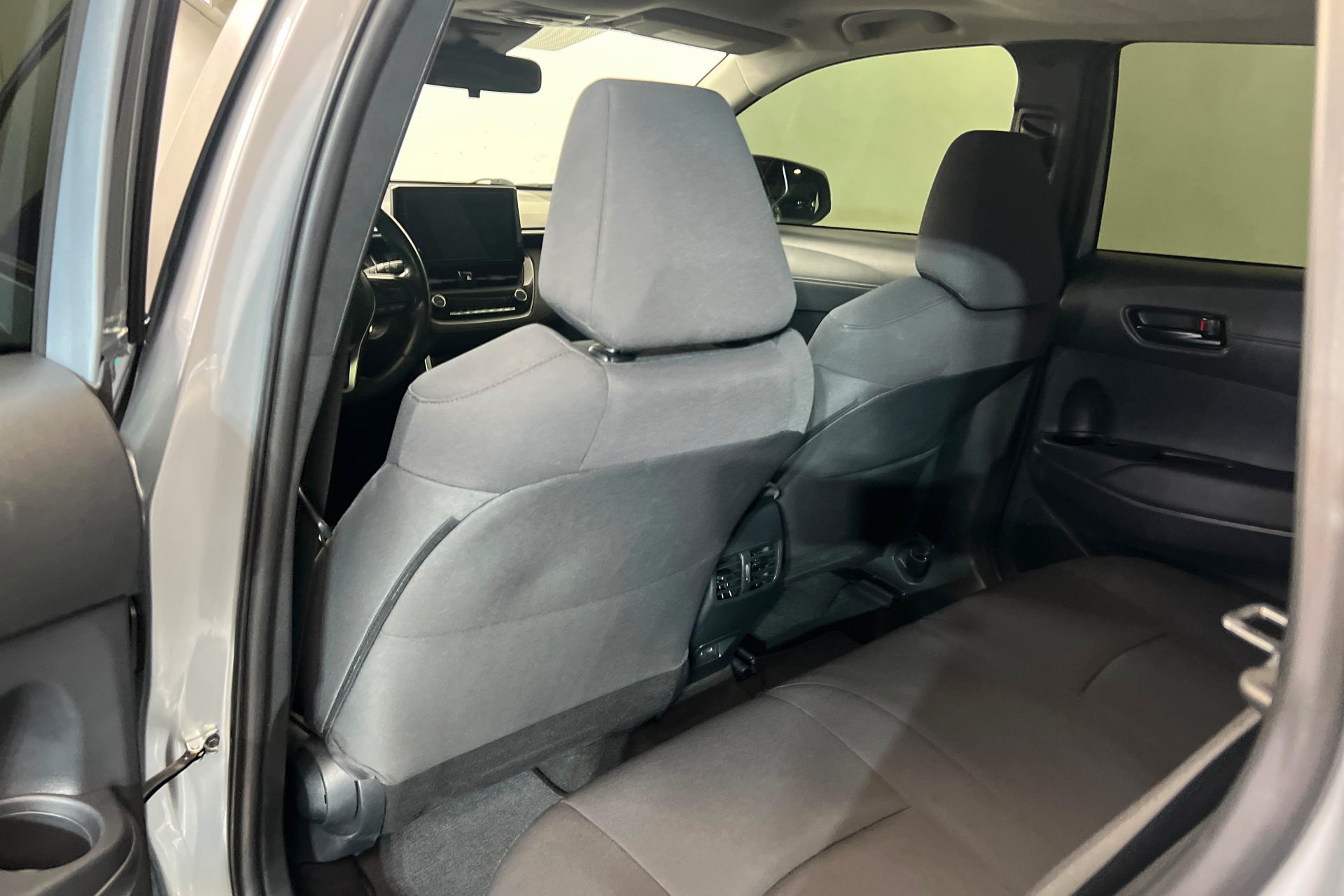 Used 2023 Toyota Corolla Cross LE w/ Moonroof Package FWD image 20
