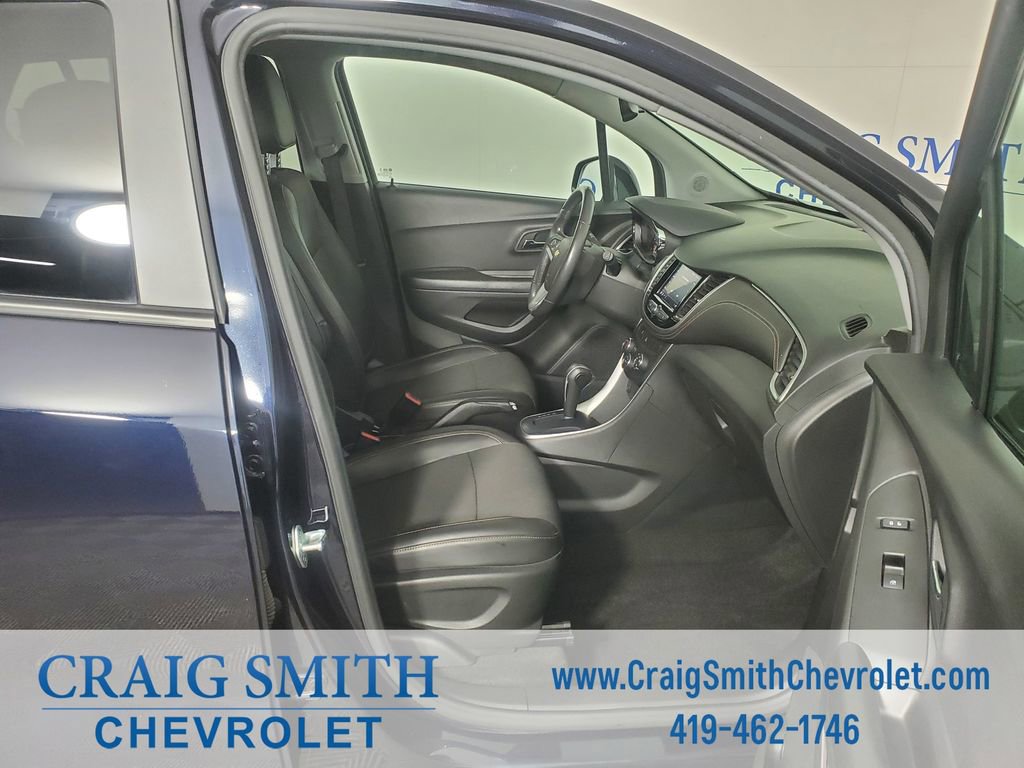 Used 2022 Chevrolet Trax LT w/ LT Convenience Package AWD/4WD image 16