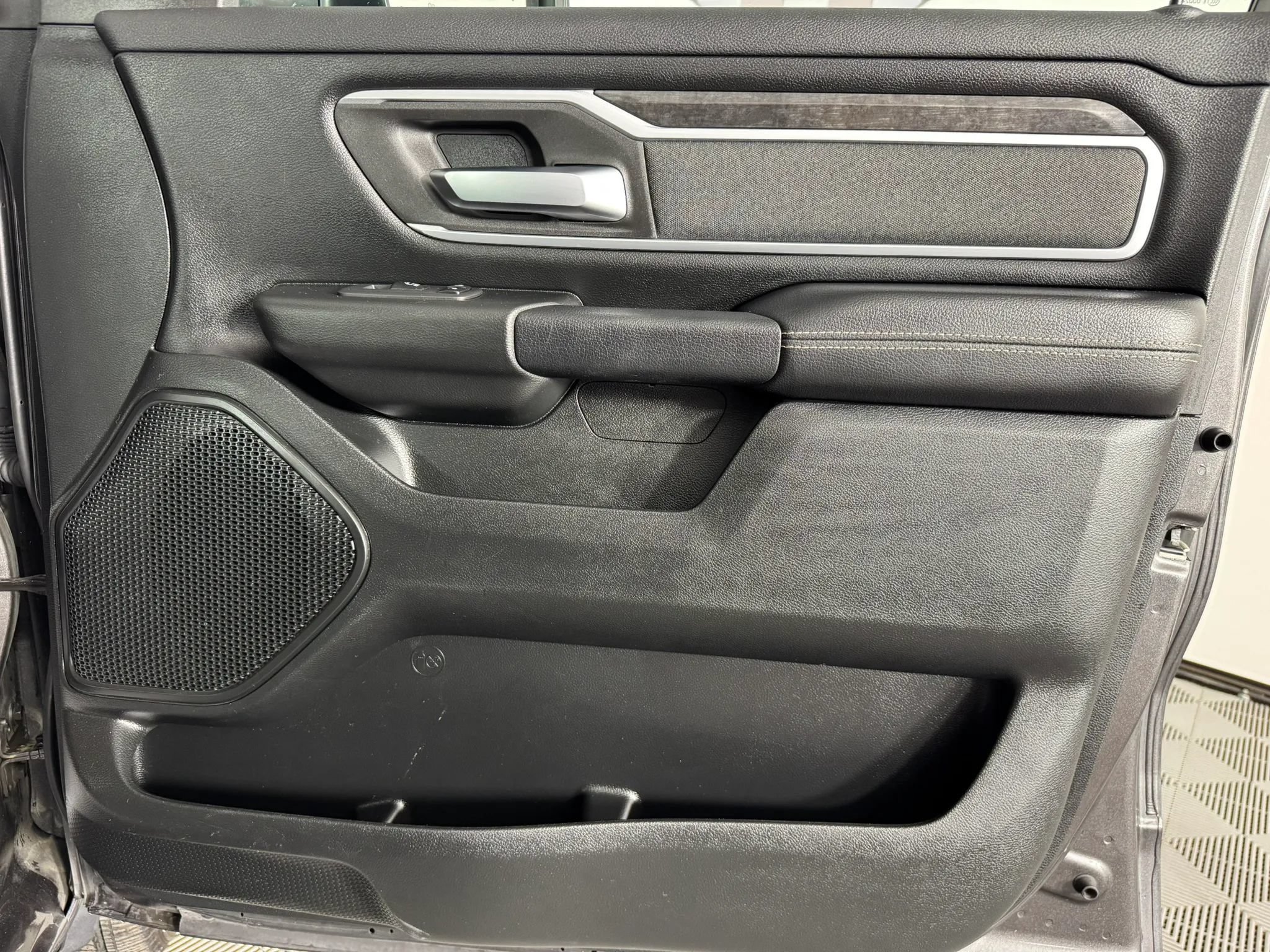 Used 2020 RAM 1500 Lone Star AWD/4WD image 38