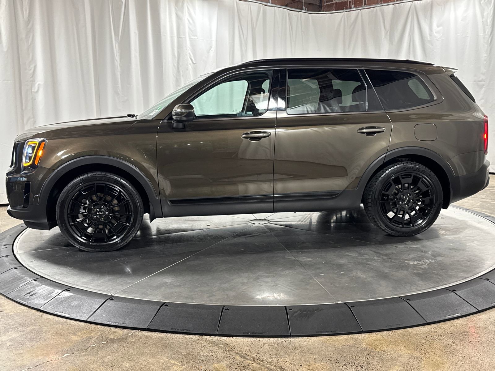 Used 2022 Kia Telluride EX w/ EX Premium Package AWD/4WD image 8