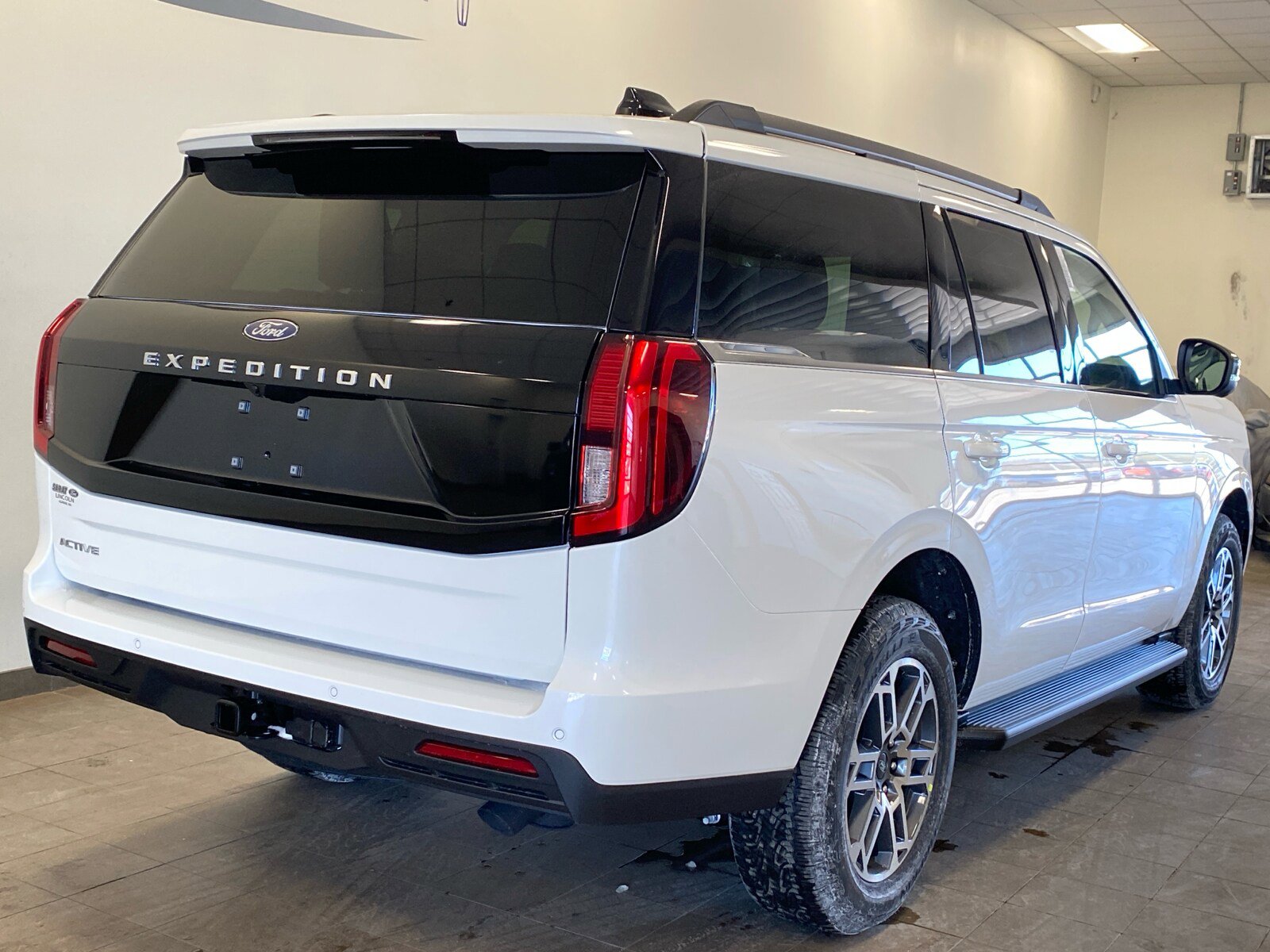 New 2026 Ford Expedition Active AWD/4WD image 18