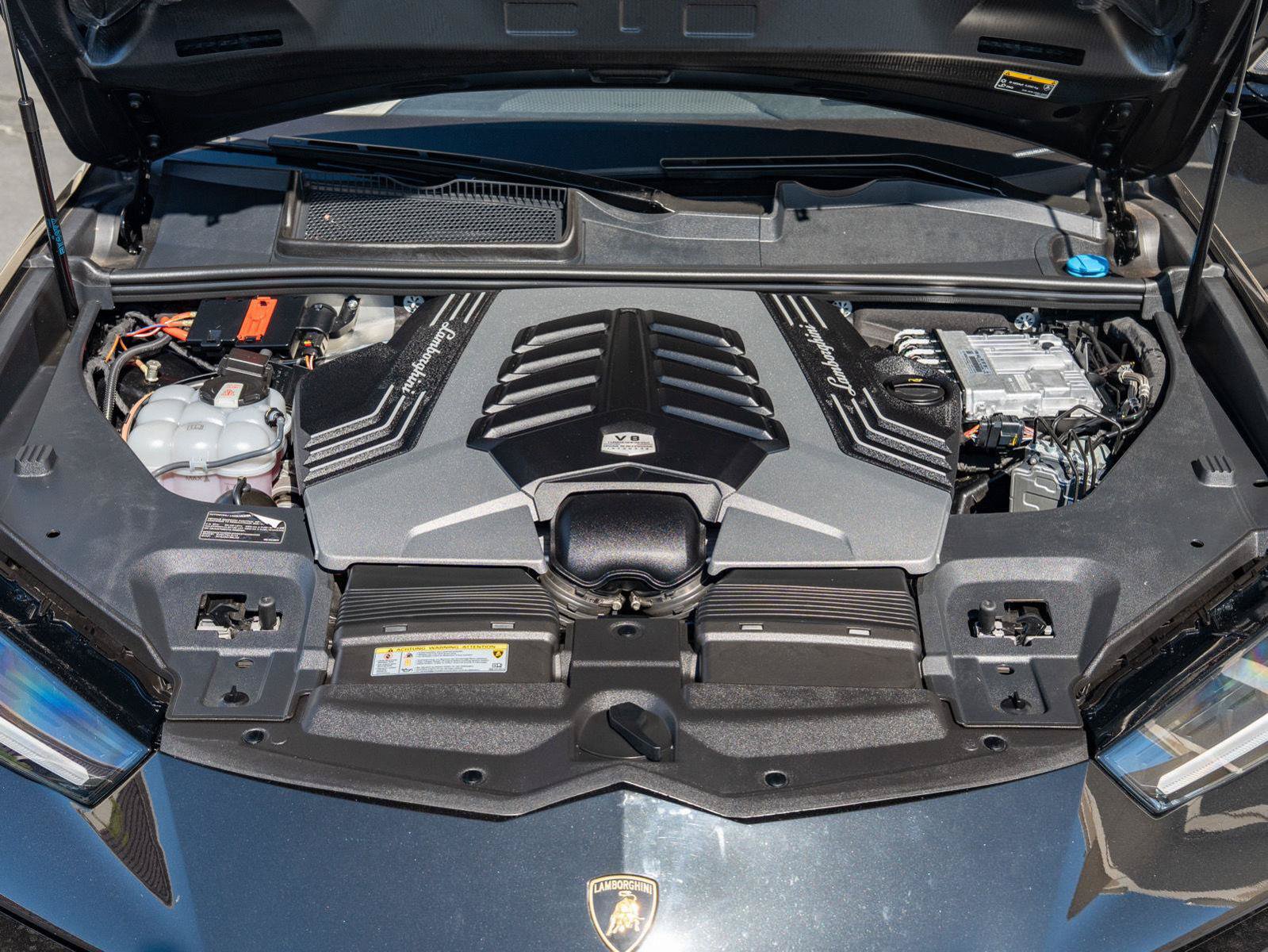 Used 2024 Lamborghini Urus Performante AWD/4WD image 35