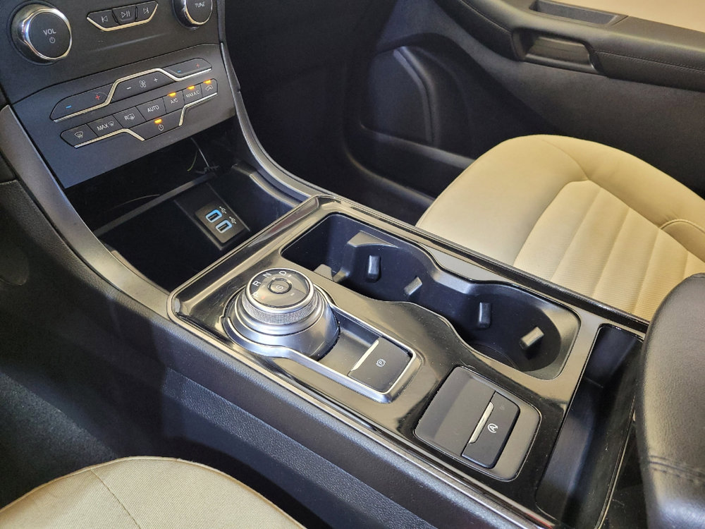 Used 2020 Ford Edge SE AWD/4WD image 26