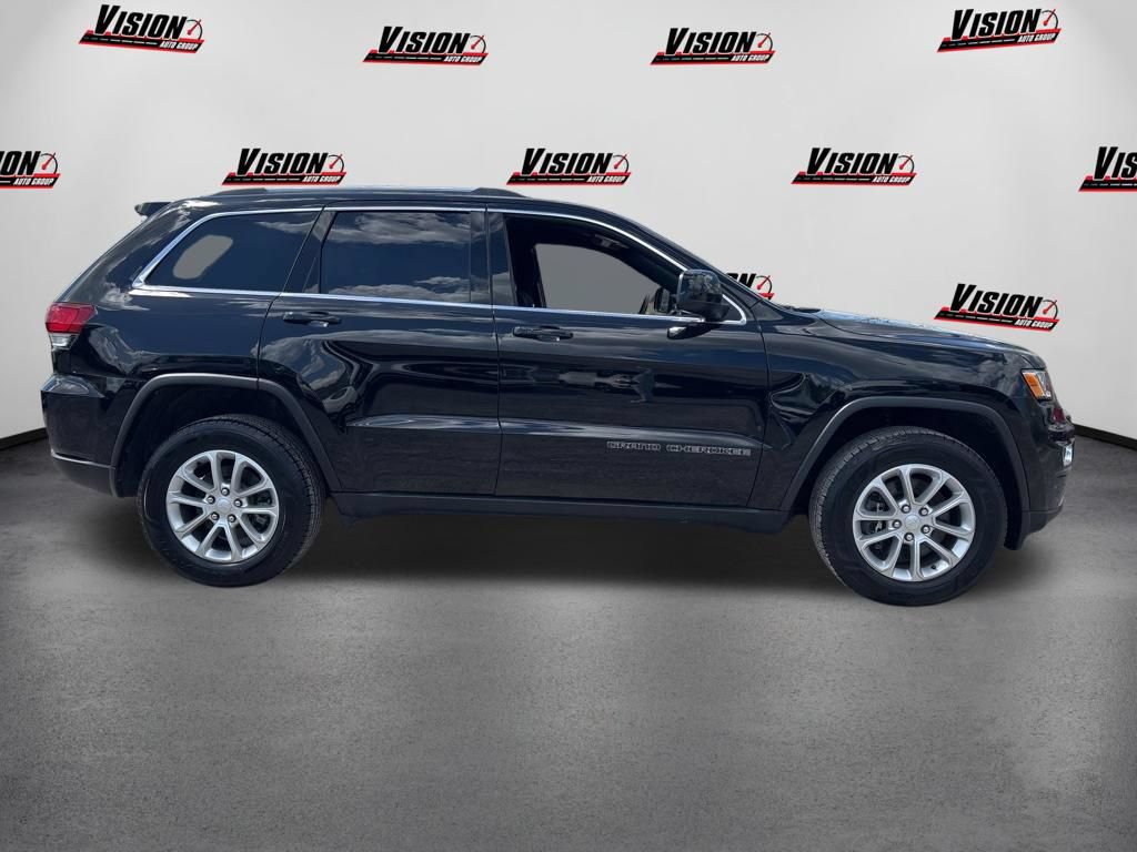 Used 2021 Jeep Grand Cherokee Laredo AWD/4WD image 4