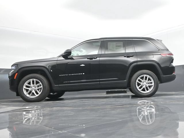 Used 2024 Jeep Grand Cherokee Laredo X AWD/4WD image 42