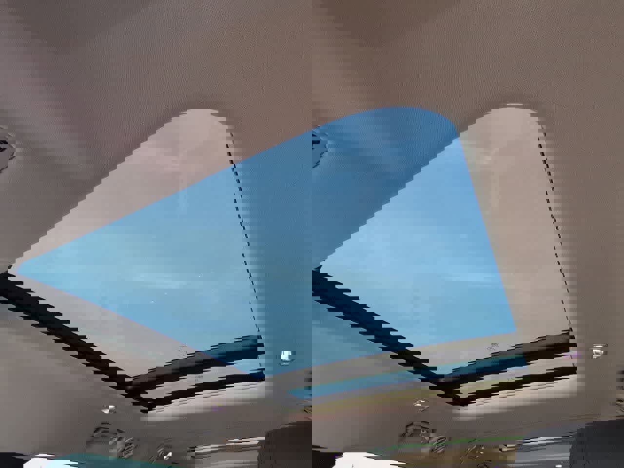 Used 2024 Land Rover Defender 130 S image 19