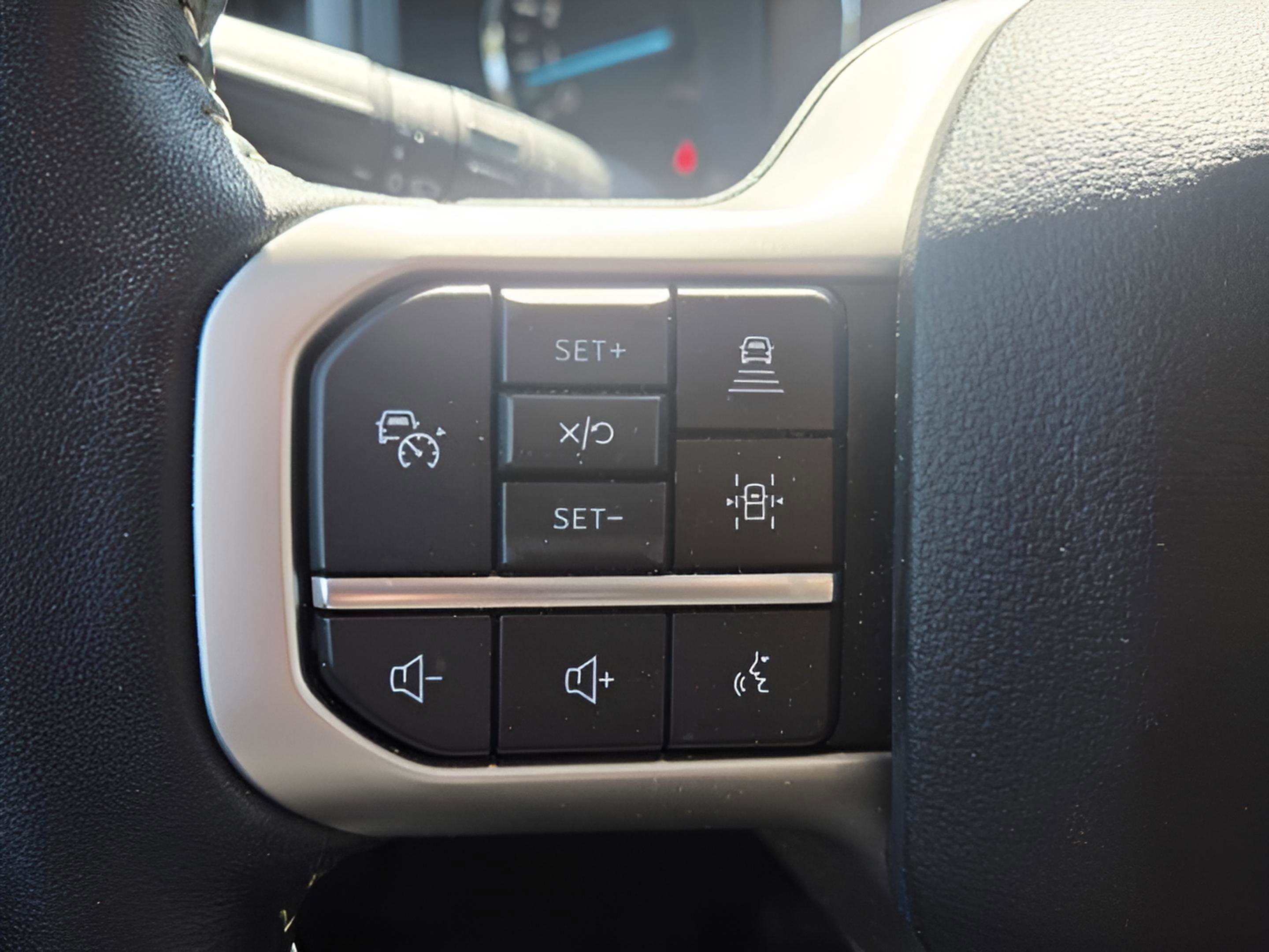 Used 2024 Ford Expedition XLT RWD image 24
