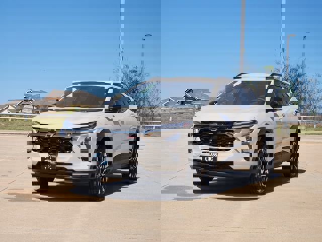 New 2026 Chevrolet Trax RS w/ Driver Confidence Package image 3