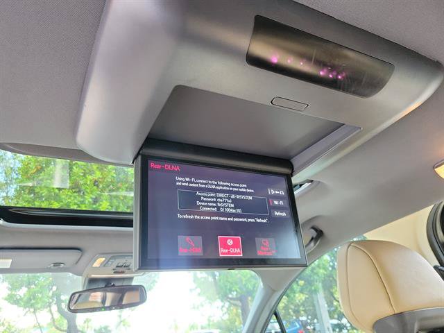 Used 2023 Toyota Sienna Limited FWD image 12