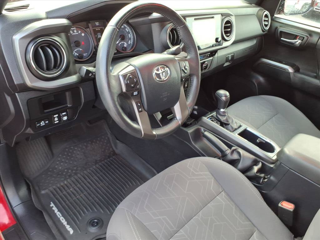 Used 2017 Toyota Tacoma TRD Sport w/ Premium & Technology Package AWD/4WD image 6