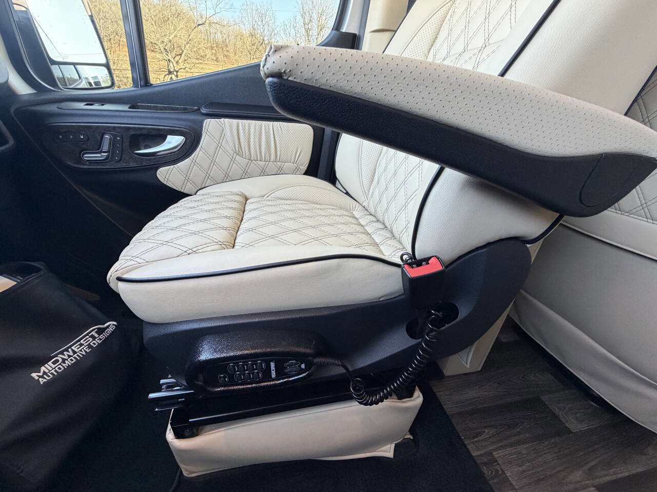 Used 2019 Mercedes-Benz Sprinter 170 image 37