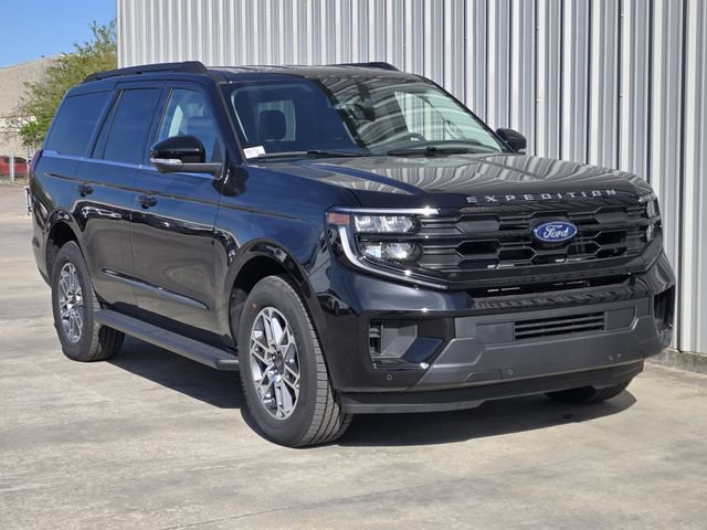 New 2026 Ford Expedition Active RWD image 2