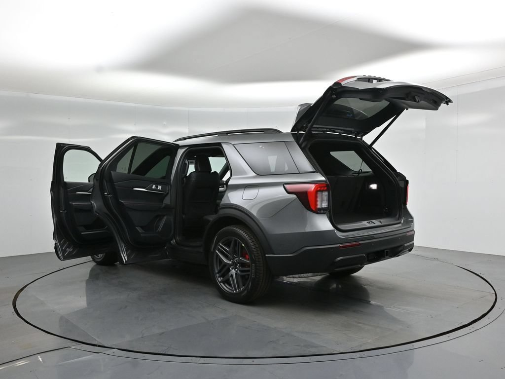 New 2026 Ford Explorer ST-Line w/ ST-Line Street Pack RWD image 33