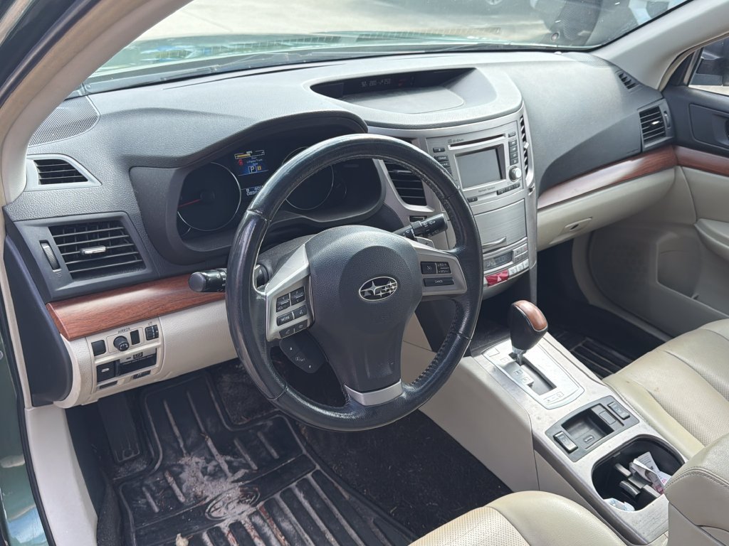 Used 2014 Subaru Outback 2.5i Limited w/ Moonroof Package AWD/4WD image 5