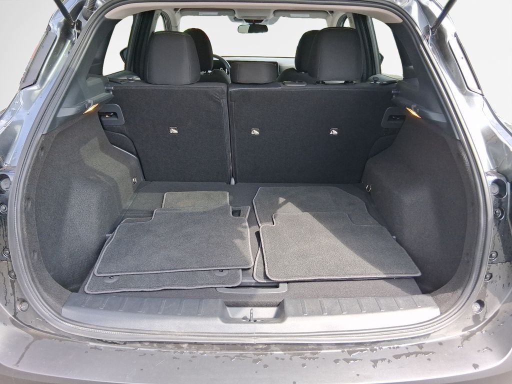 Used 2025 Nissan Kicks SV w/ Charging Package FWD image 25