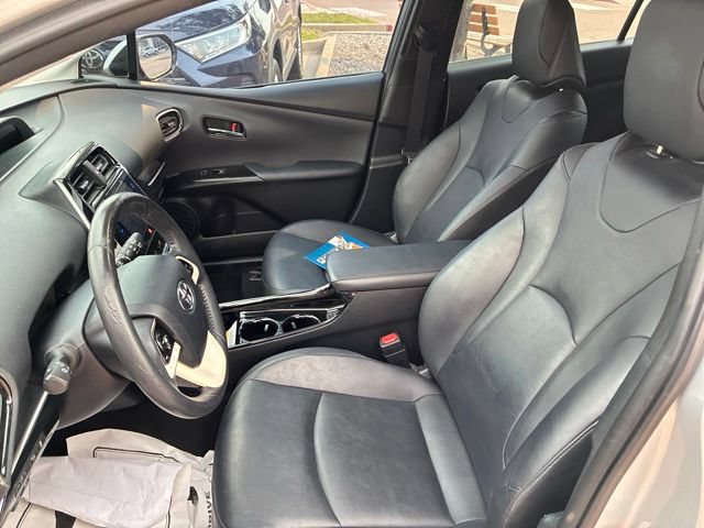 Used 2017 Toyota Prius Four w/ Advanced Technology Package FWD image 6