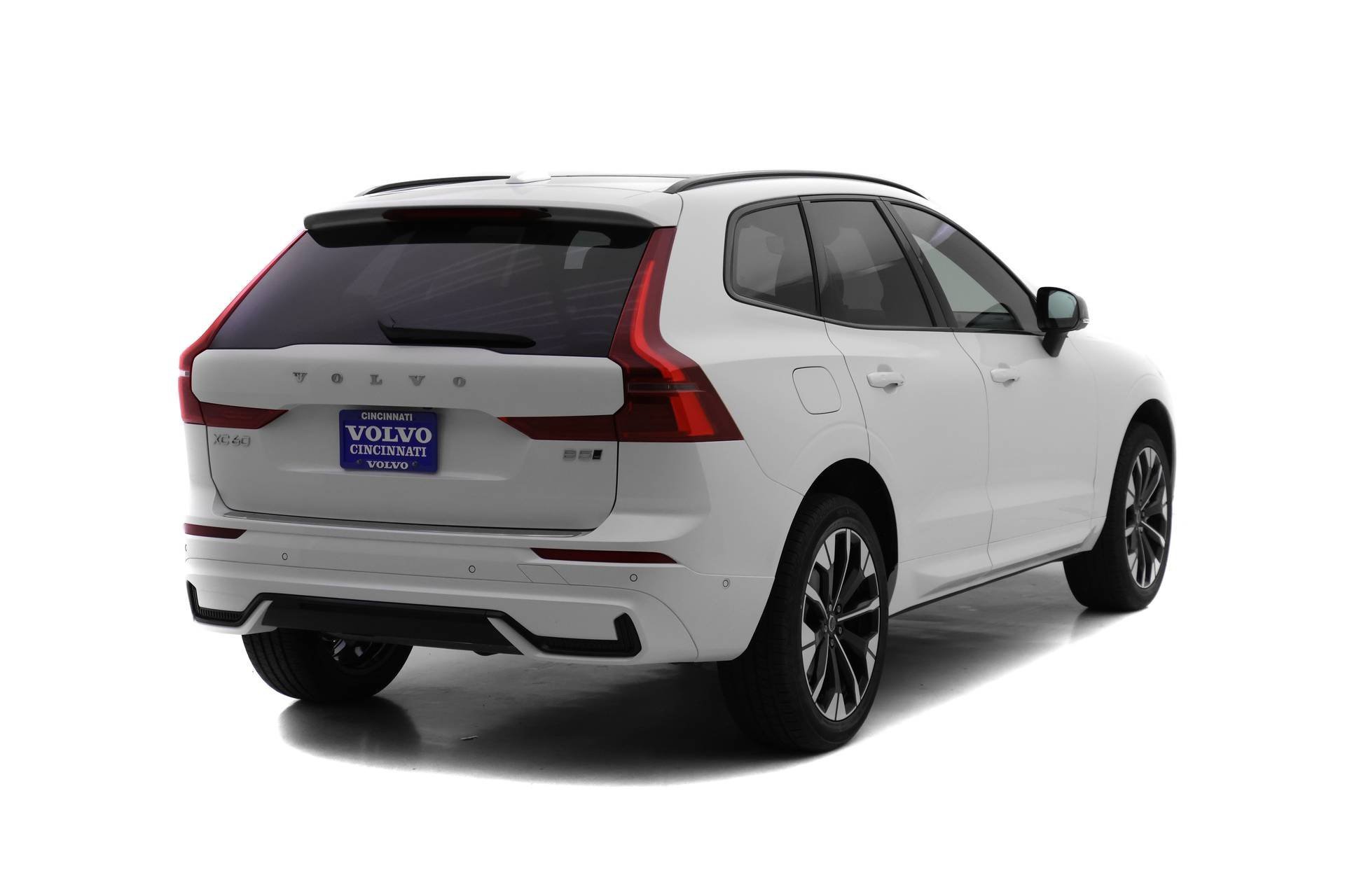 New 2026 Volvo XC60 B5 Plus w/ Protection Package Premier image 4