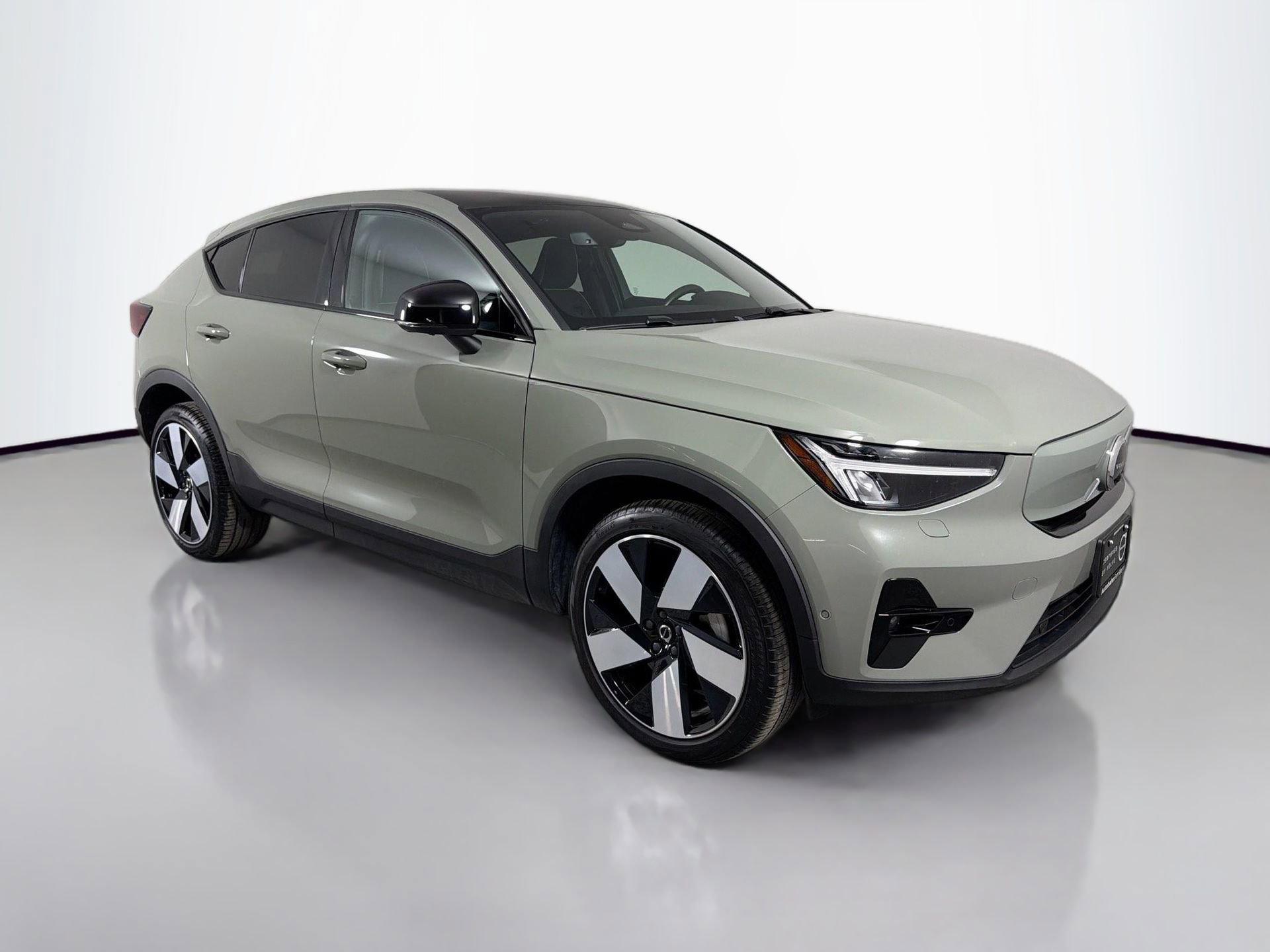 Certified 2023 Volvo C40 P8 Recharge Ultimate AWD/4WD image 3
