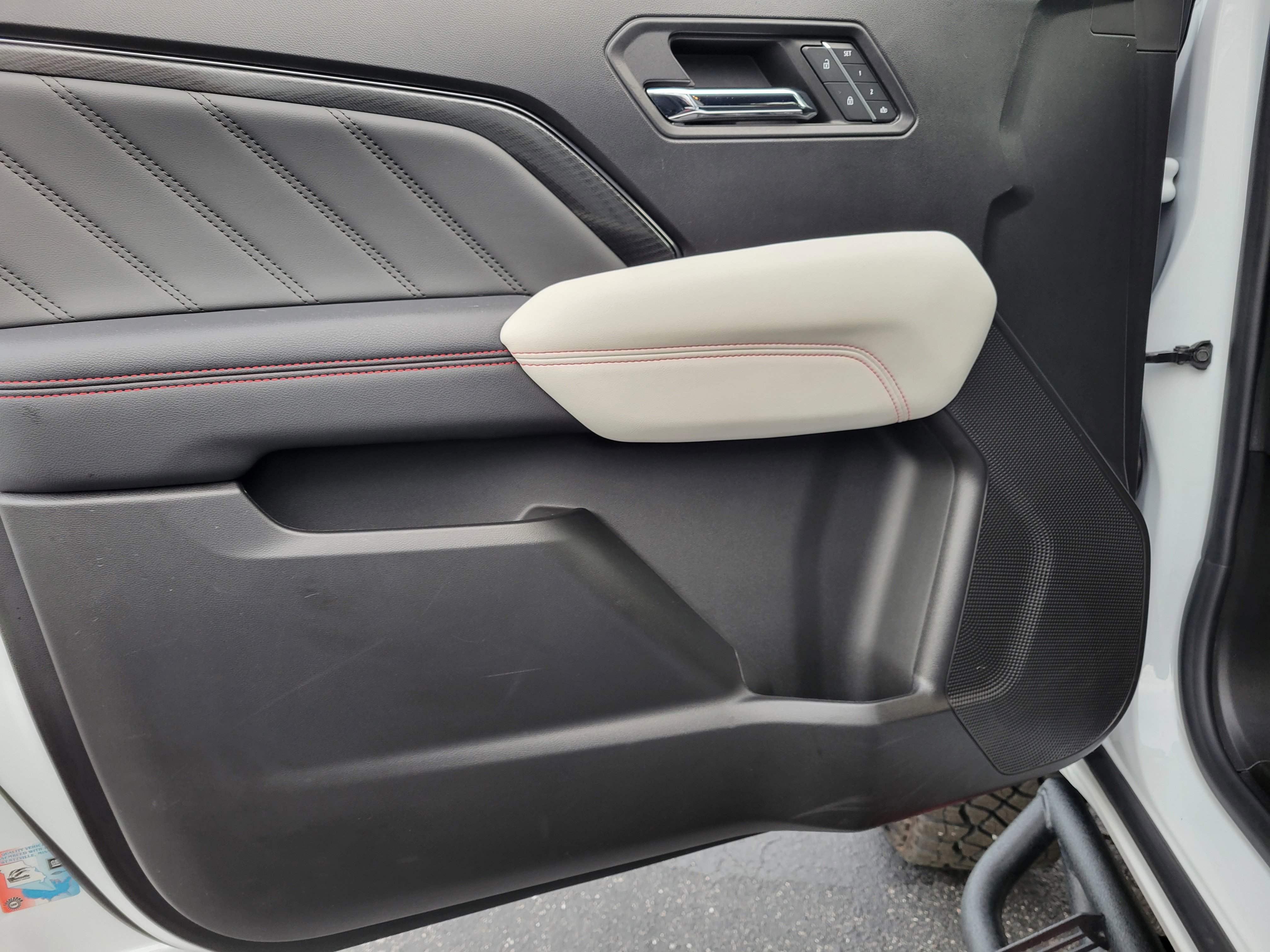 Certified 2024 GMC Canyon AT4X image 32