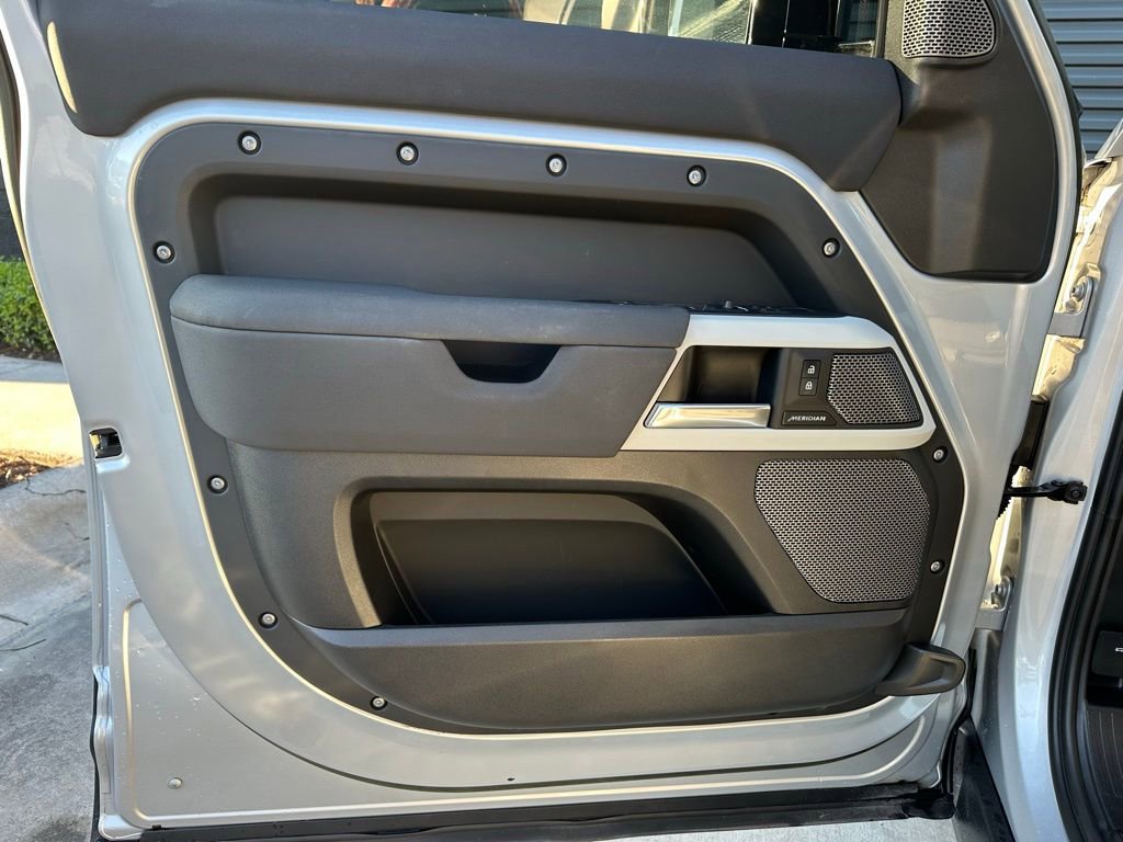 Used 2023 Land Rover Defender 110 S image 18