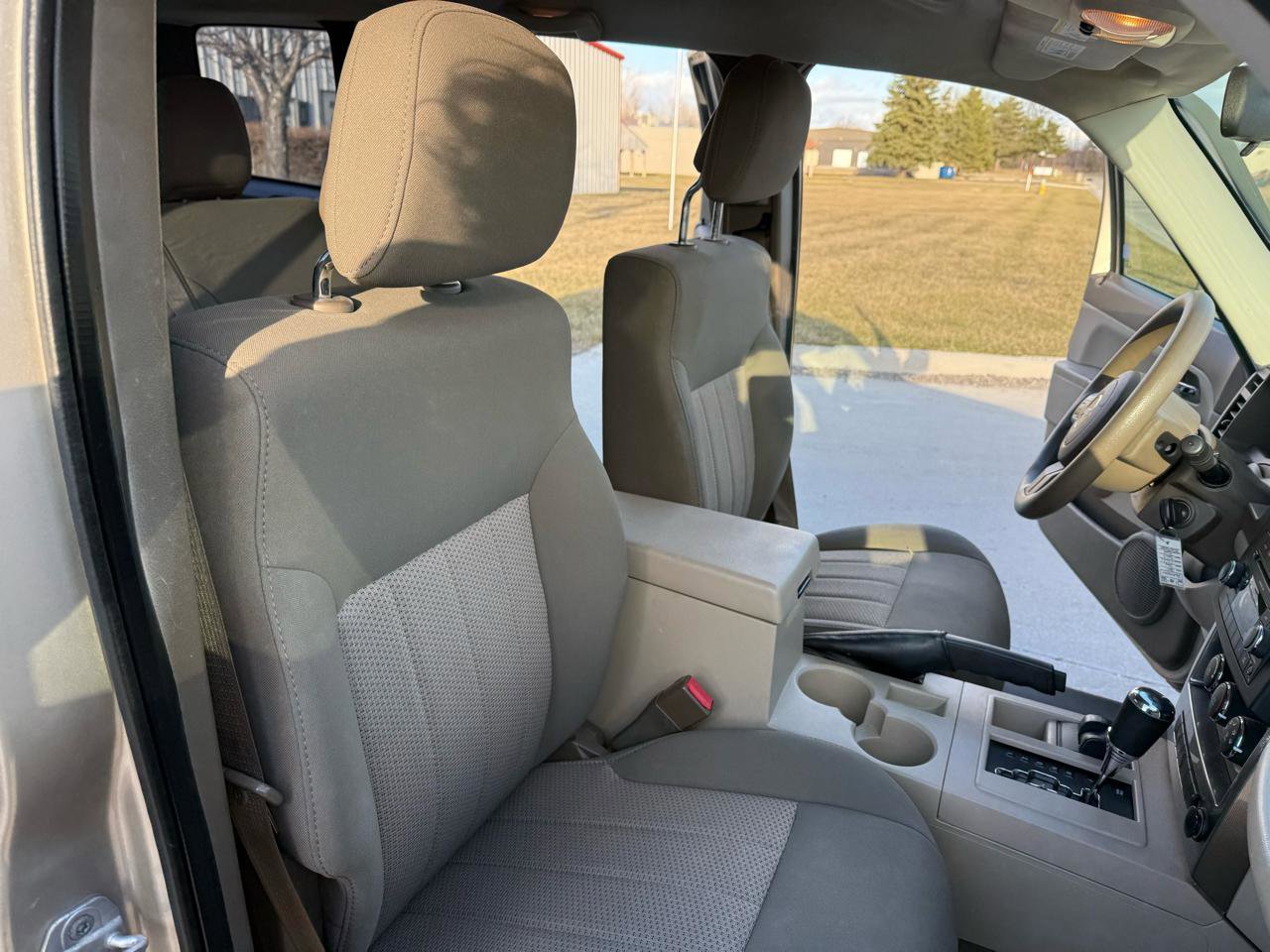 Used 2011 Jeep Liberty Sport image 24