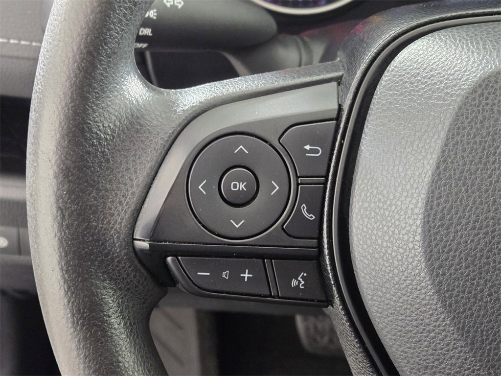 Used 2020 Toyota RAV4 LE image 27