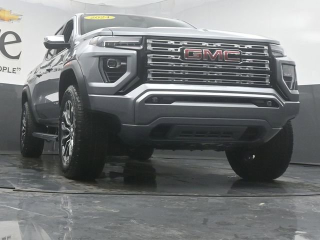 Used 2024 GMC Canyon Denali image 3