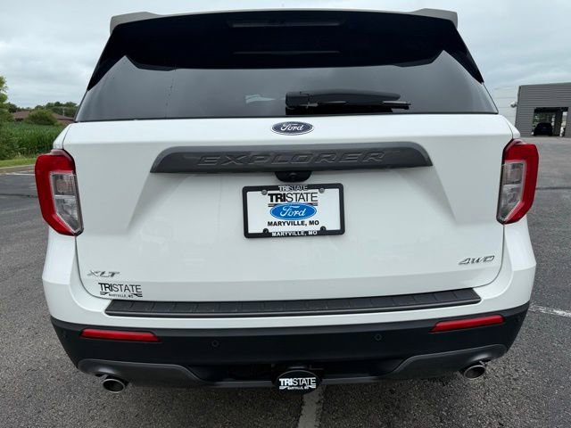 Used 2023 Ford Explorer XLT w/ Equipment Group 202A image 5