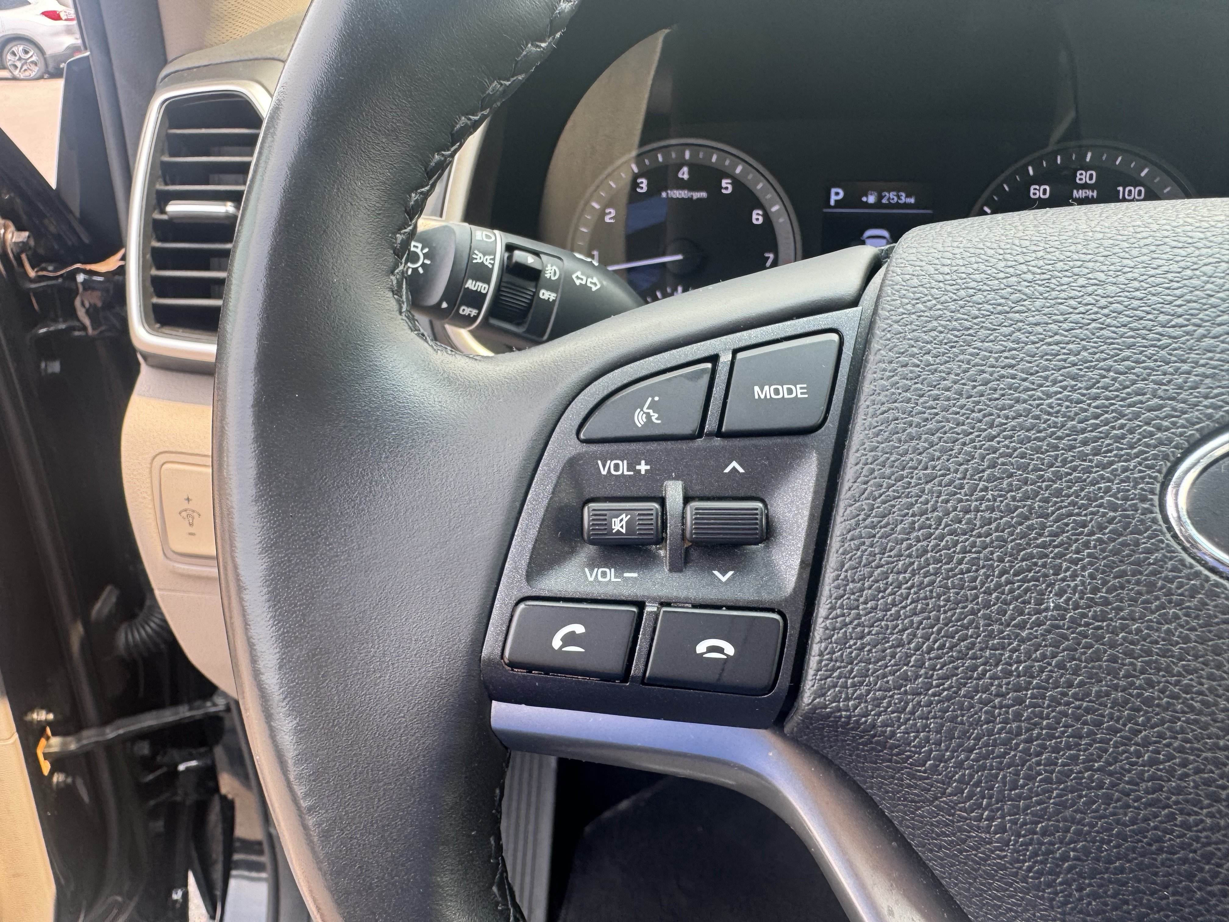 Used 2021 Hyundai Tucson Limited AWD/4WD image 18